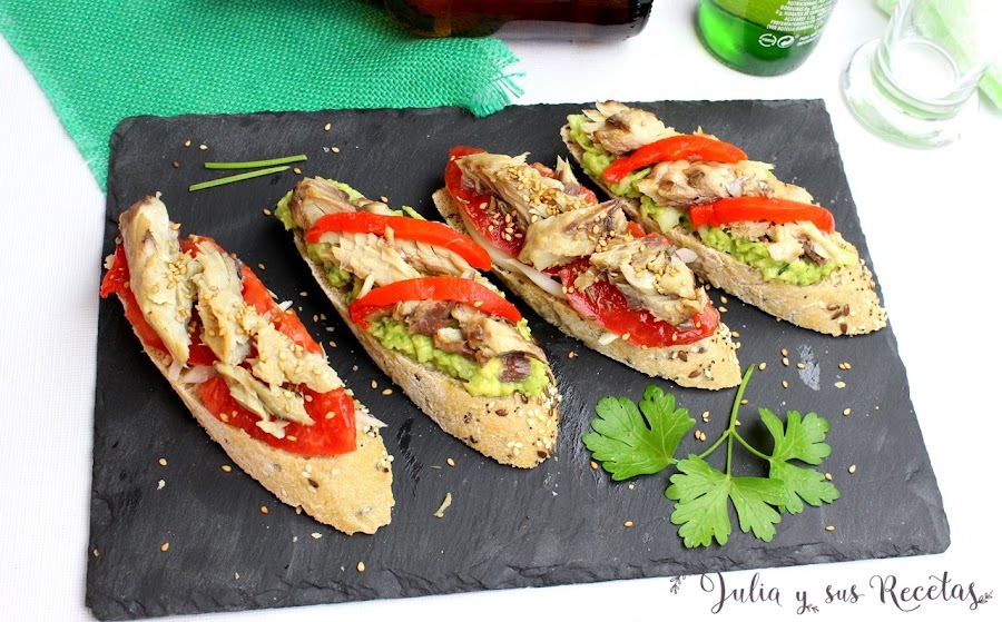 Pinchos de caballa con aguacate y tomate. Julia y sus receta