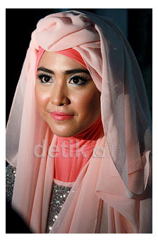 Trend Hijab Modern ala April Jasmine Terbaru