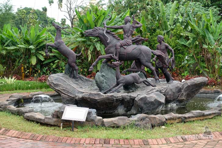 taman legenda keong emas tmii jakarta