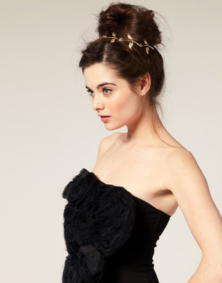 Beauty Blogging Junkie: New Year's Eve Hairstyles + More: Destination 