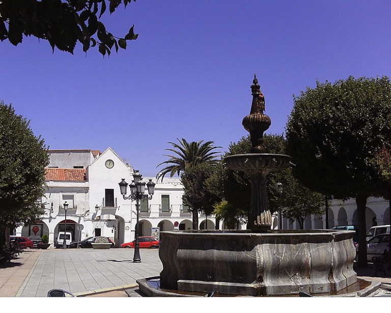 MIL Y UNA HISTORIAS Plaza Mayor Herrera del Duque