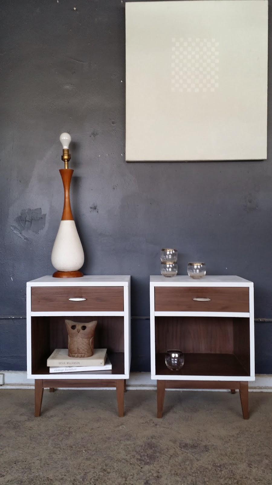 Vintage Ground Pair Mid Century Nightstands