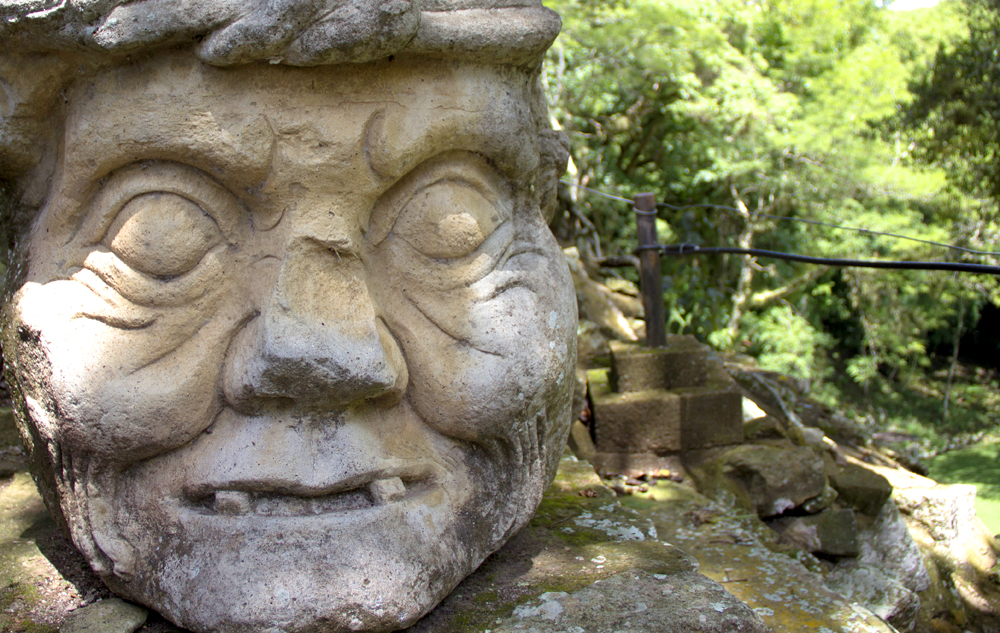 Каменная голова из гватемалы Каменная голова из гватемалы