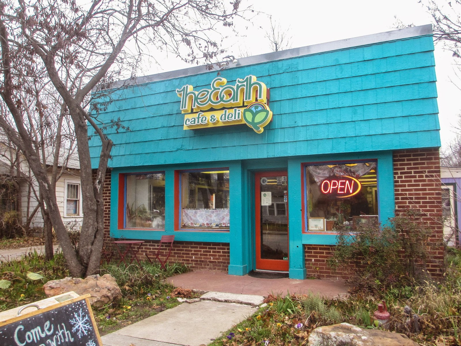 Cannundrums: The Earth Cafe and Deli - Norman, OK
