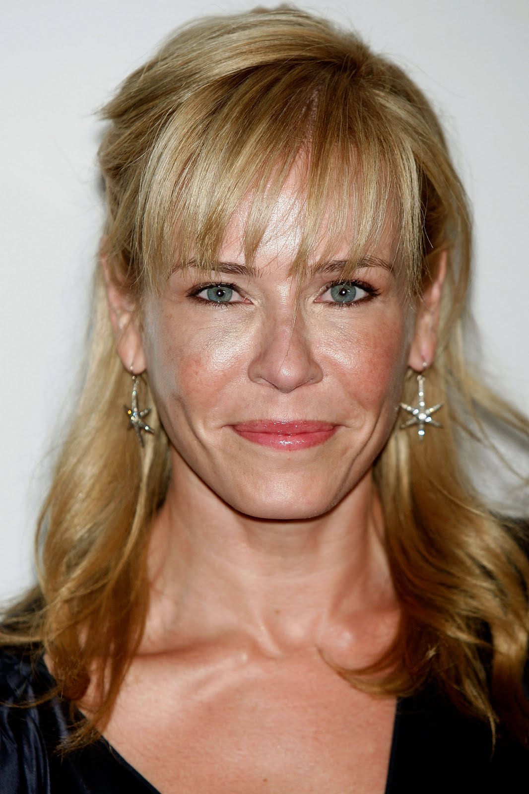 Chelsea Handler wallpaper ~ Celebrity gossips