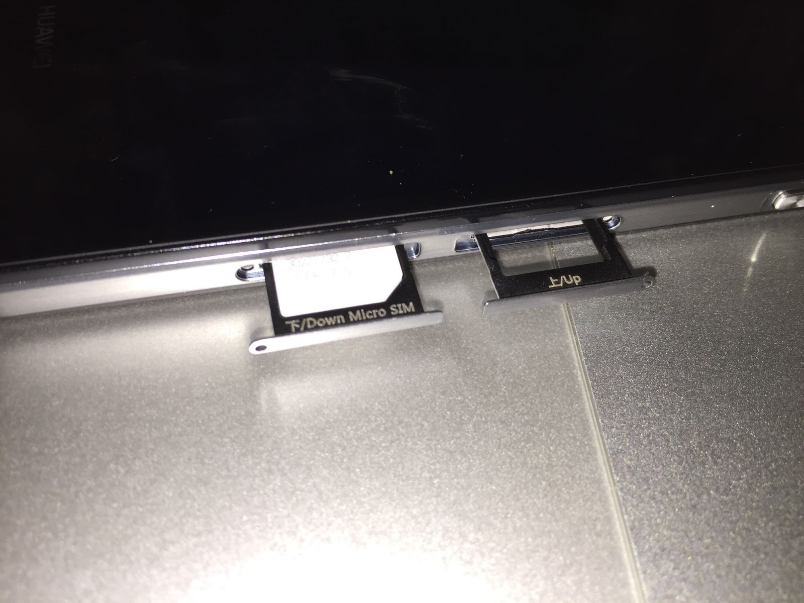 Dual SIM デュアルシム｜Dictionary | 244 Room