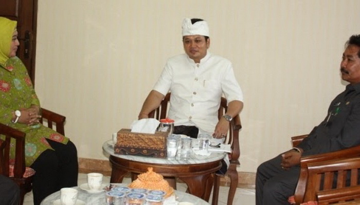 Jatuh, Wabup Jembrana Dilarikan ke Rumah Sakit