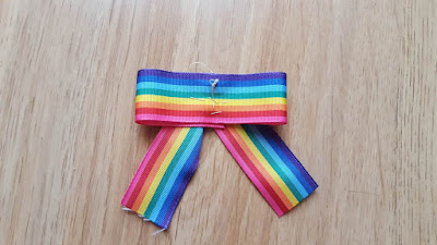 Rainbow hair clips for spring, and the perfect bow tutorial Rainbow hair clips for spring, and the perfect bow tutorial