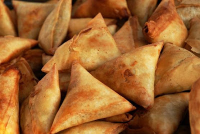 http://2.bp.blogspot.com/-Ap7gKebsDIA/TlpfIpqwN3I/AAAAAAAAACw/St8HKmfQadg/s1600/kenya-samosa-recipes.jpg