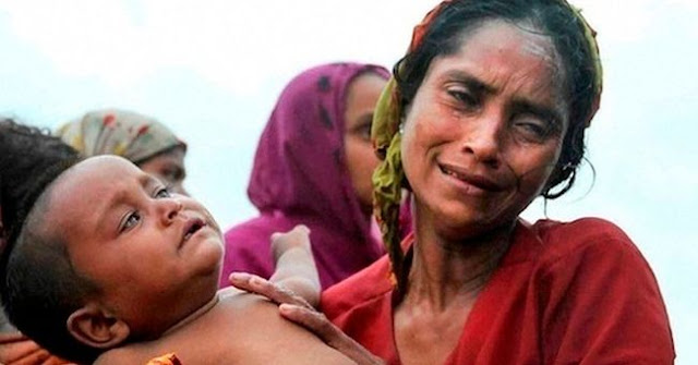 Ribuan Warga Muslim Rohingya Larikan Diri ke Bangladesh