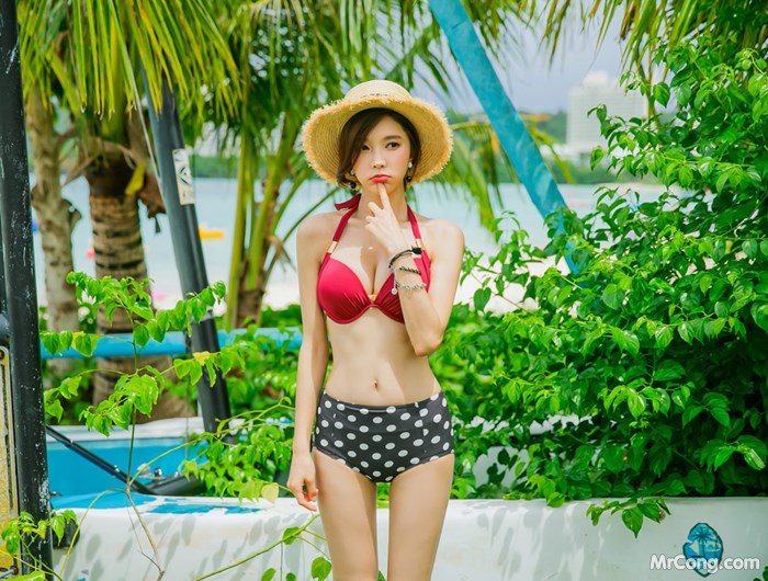 Beautiful Park Soo Yeon in the picture of beach fashion in October 2017 (24 photos) photo 1-10