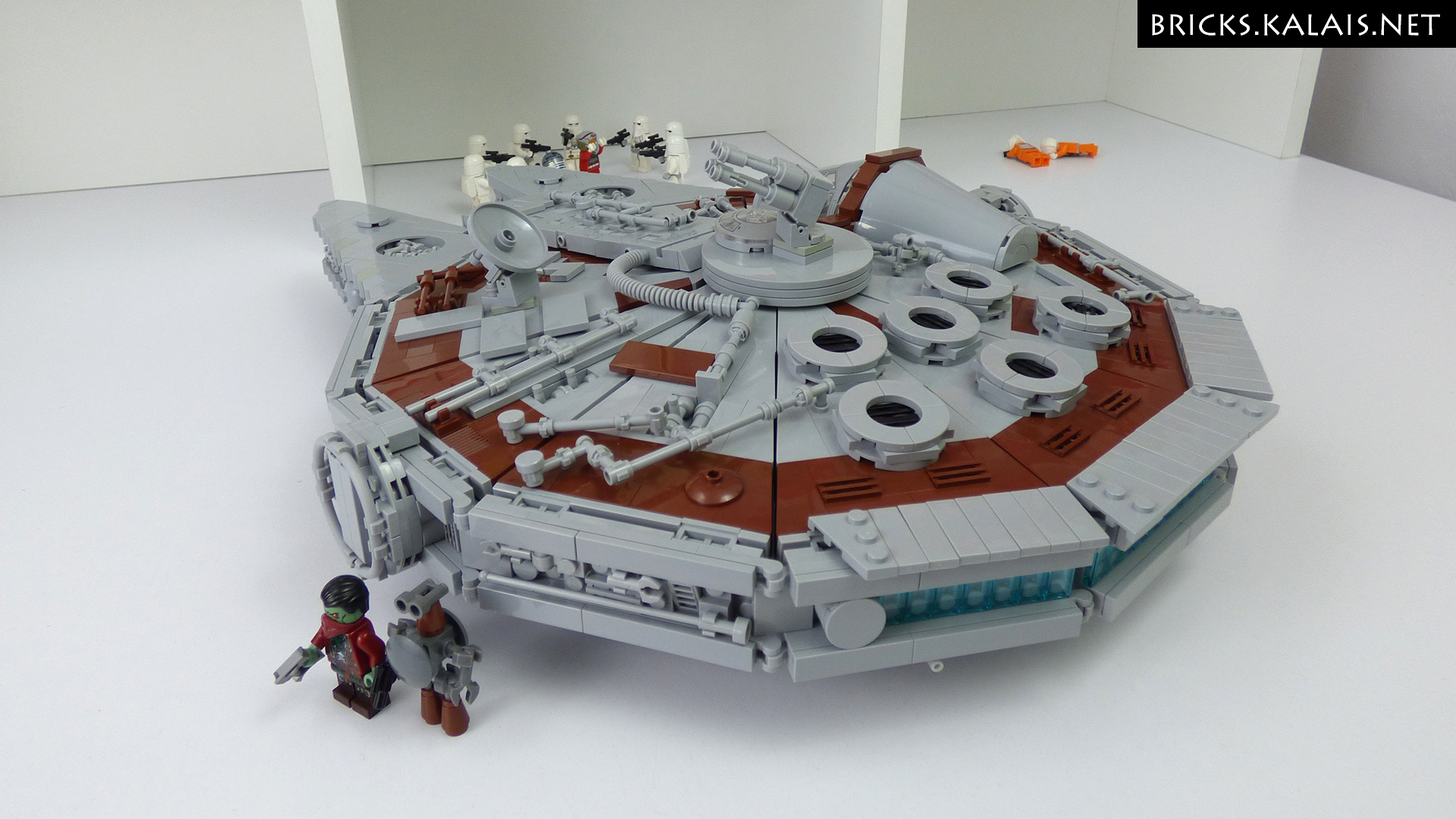 MOC] Trichoptera - YT-1300 Corellian Light Freighter - Kalais Bricks - LEGO® Blog