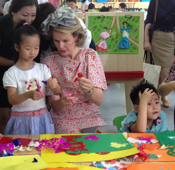 Queen Mathilde of Belgium visits of number 3 Kindergarten of Hubei provincial administrative organs in Wuhan 