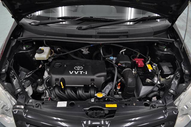 Toyota 1nz-fe. 3 двигатель. модель двс тойота ист 1. Toyota ist 2002 двигатель. тойота ист 2003 под капотом.