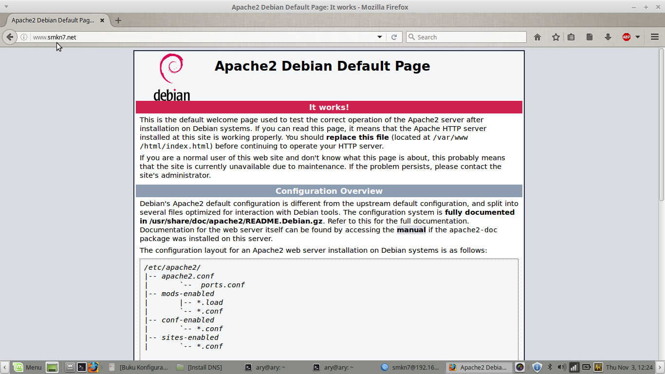 человек за компьютером. программист веб дизайнер. сайт worked. How works hosting. стол для компьютера.