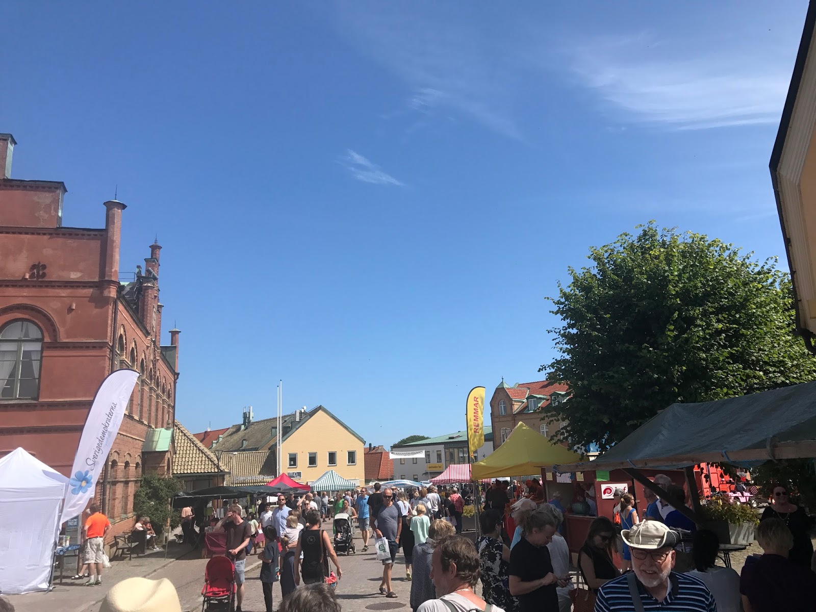 Natur, hälsa och trädgård krämarmarknad i Simrishamn....