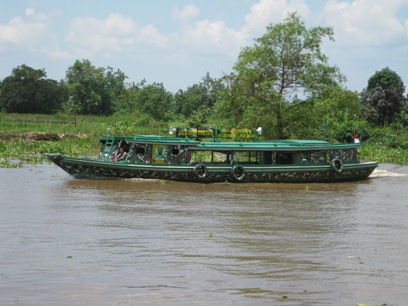 Gambar Transportasi Angkutan Sungai 03