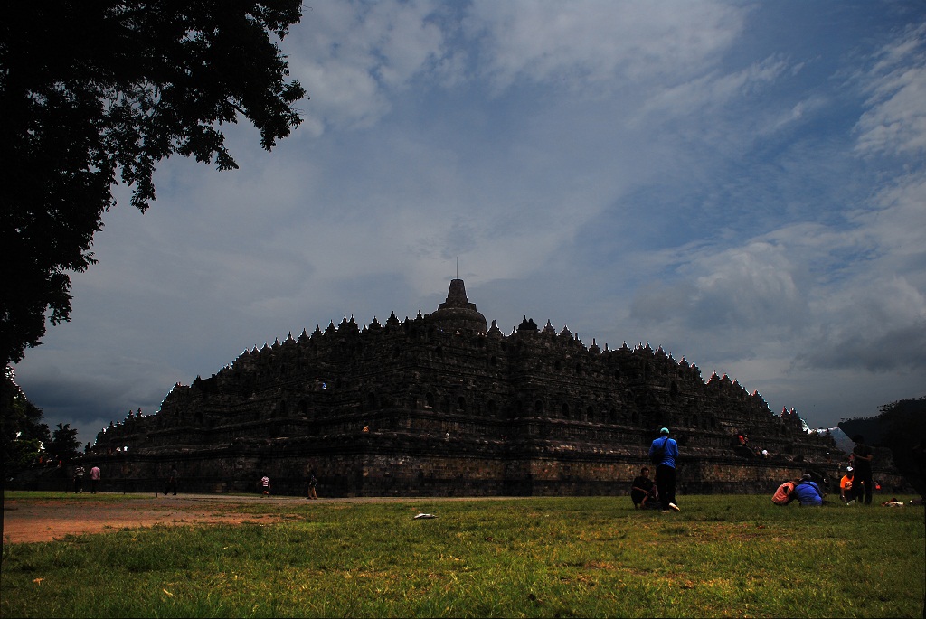 Secuil BLOG s Antara Borobudur dan Dieng Tentang Sejarah 