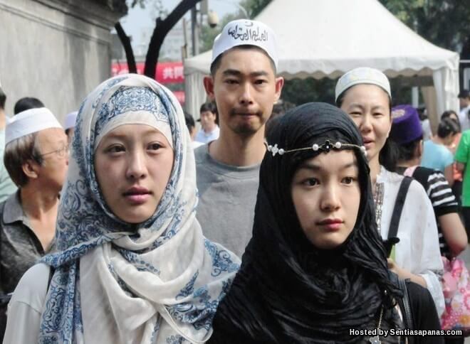 Muslim Uighur Di Xinjiang Yang Ditindas Pengganas China