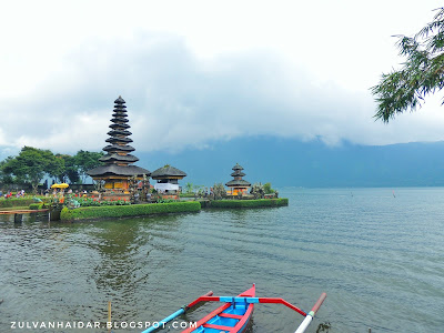 Monyet Pake Jas Hujan Polosan Muka Monyet / Monyet Pake Jas Hujan