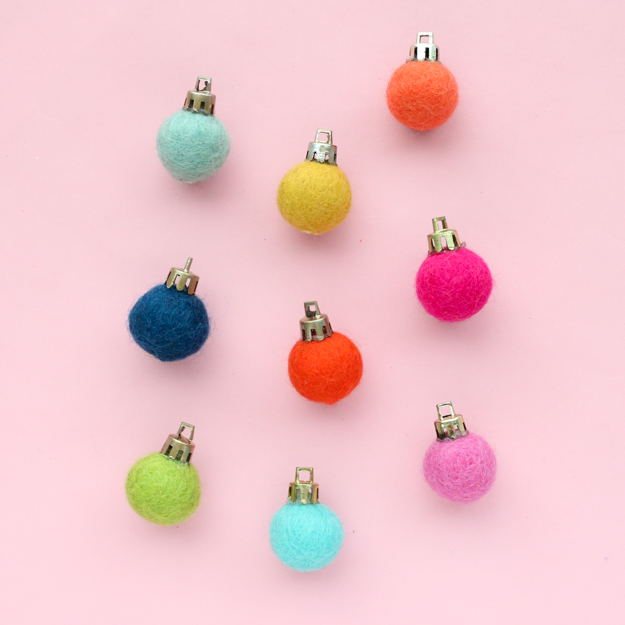 A Kailo Chic Life DIY Ornament Felt Ball