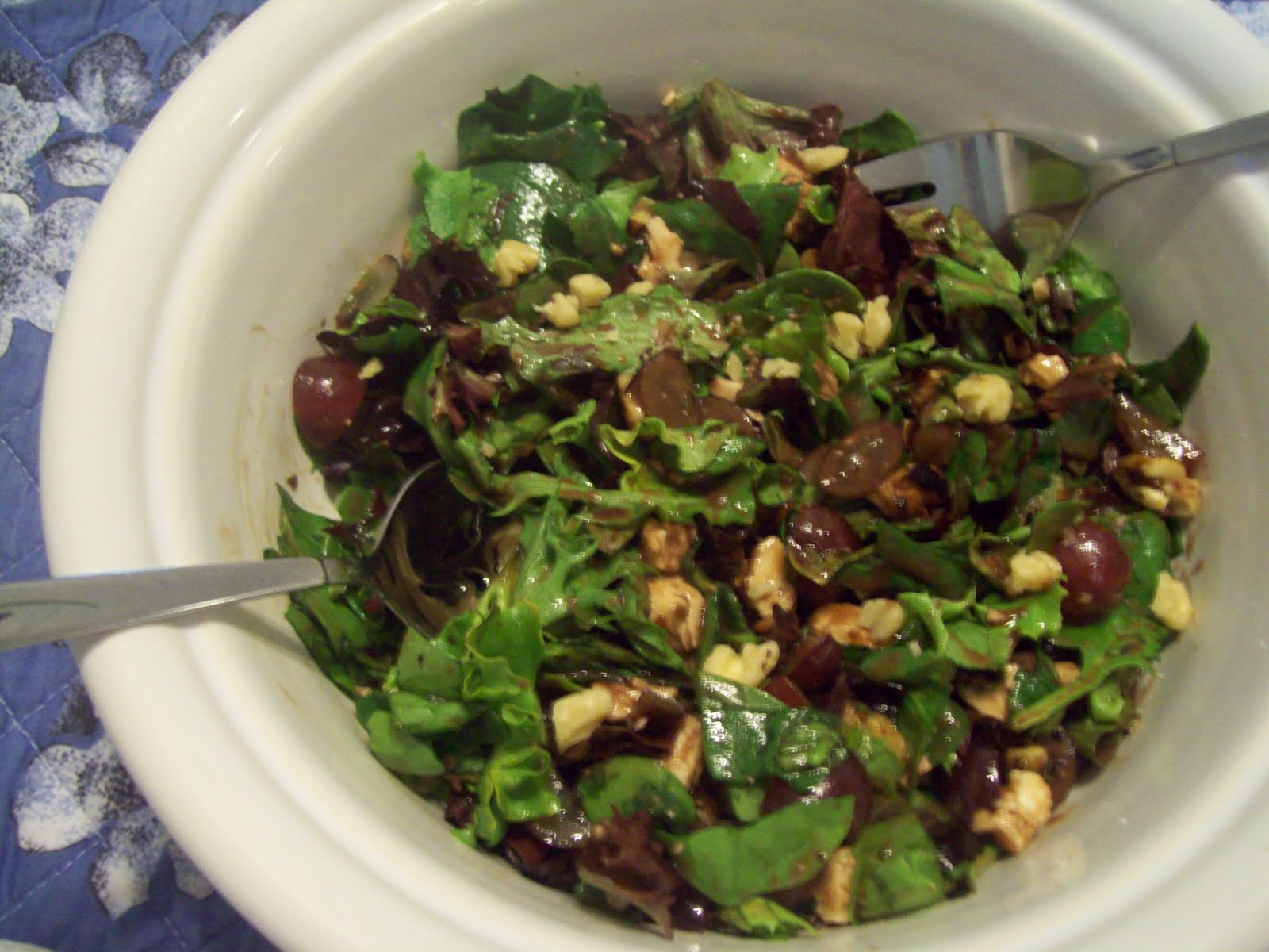 The Newfangled Country Gardener This spinach salad sure was grape!