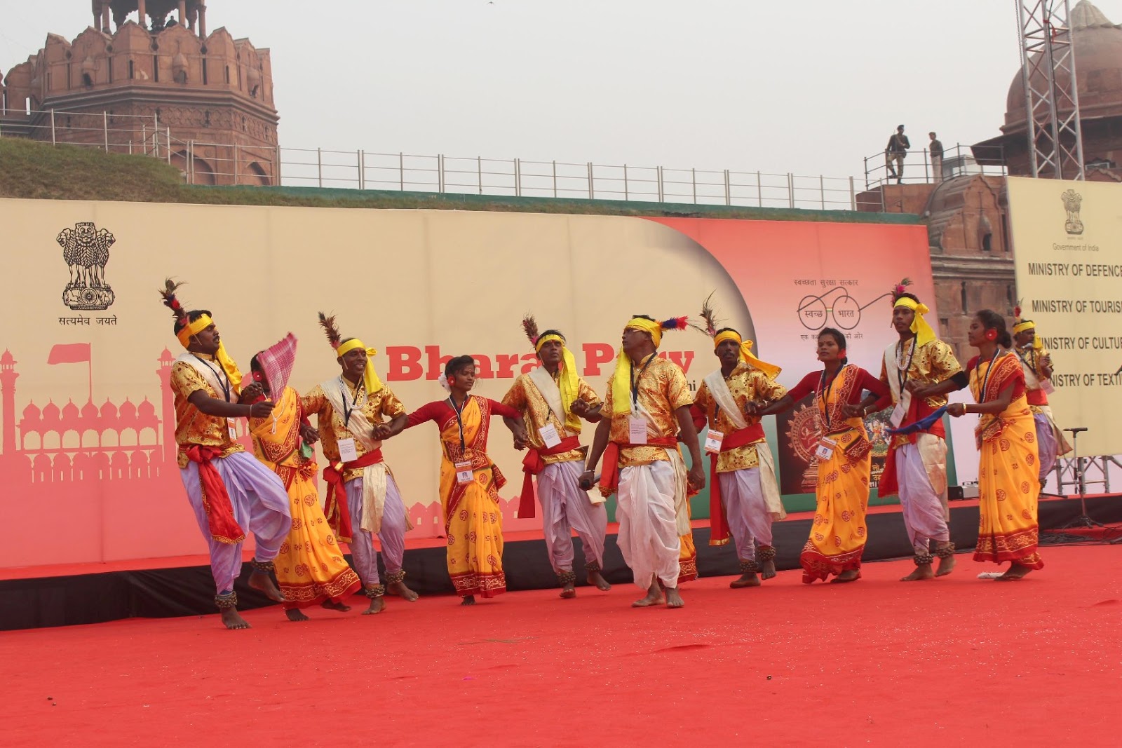 Unique culture. Танец чхау. Танец чхау Индия. Джарханд. Танец чхау Индия кто его исполняет.
