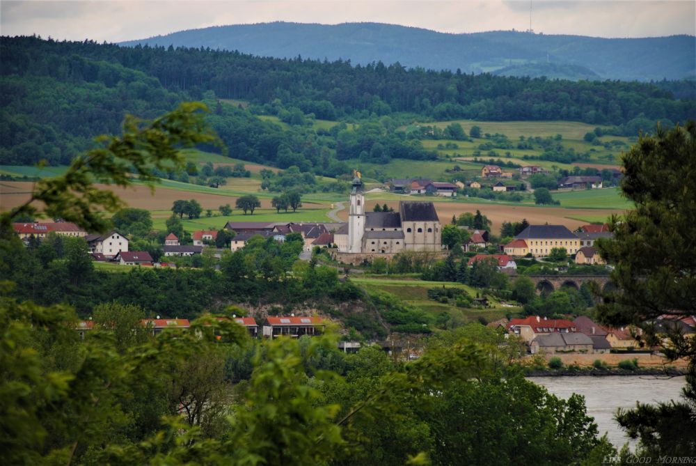 Dolina Wachau - na zamki i wino do Austrii