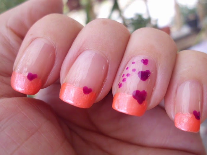 manicura francesa con corazones