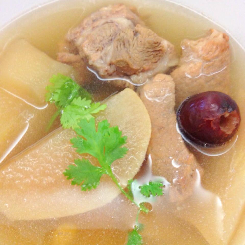 Kymn Kitchen Apple and Pear Pork ribs soup