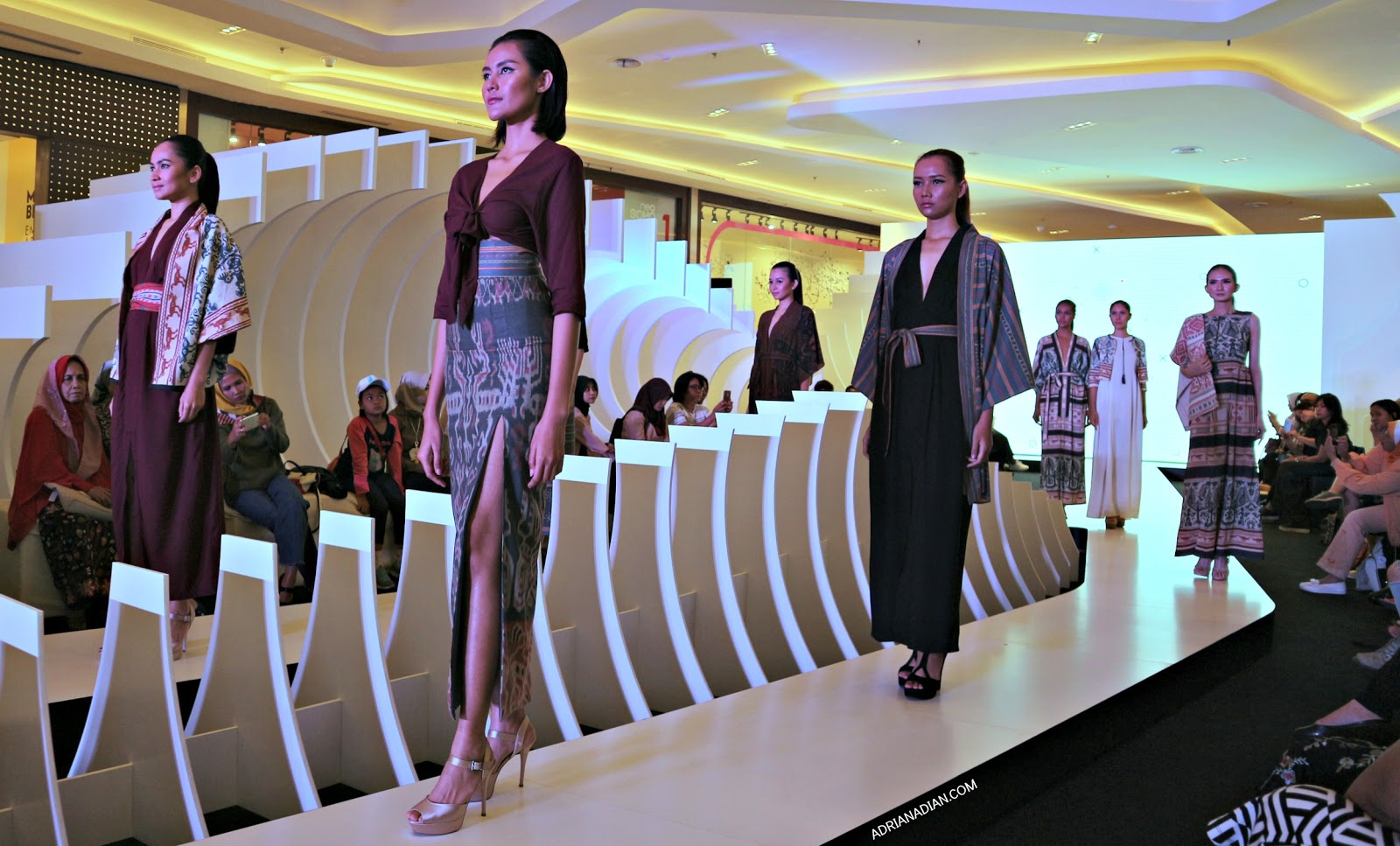 Neo in Style Fashion Show Runaway Neo Soho Mall Terbuai Phangsanny
