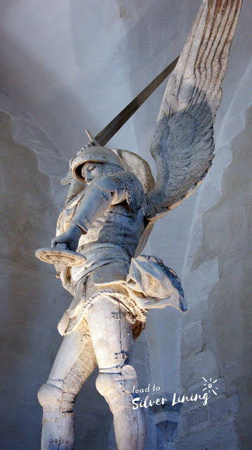 在這裡有座大天使的雕像，紀念品也有賣較小型的版本