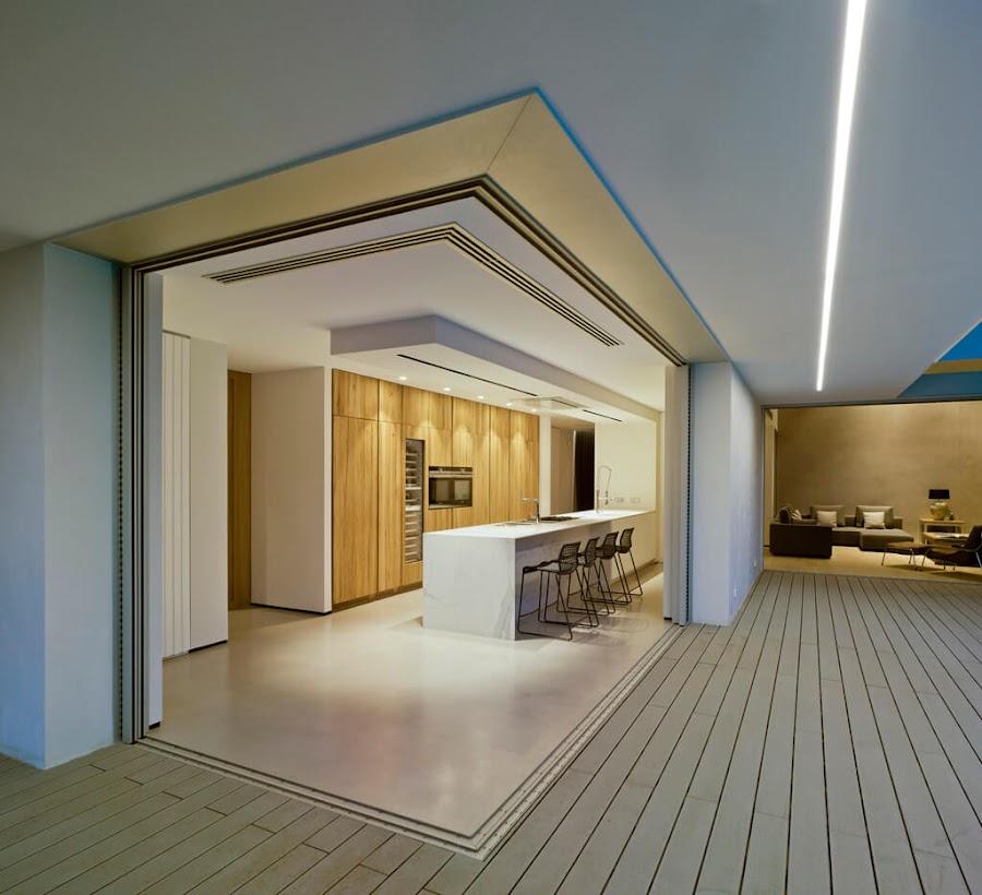 cocina blanca y madera de roble