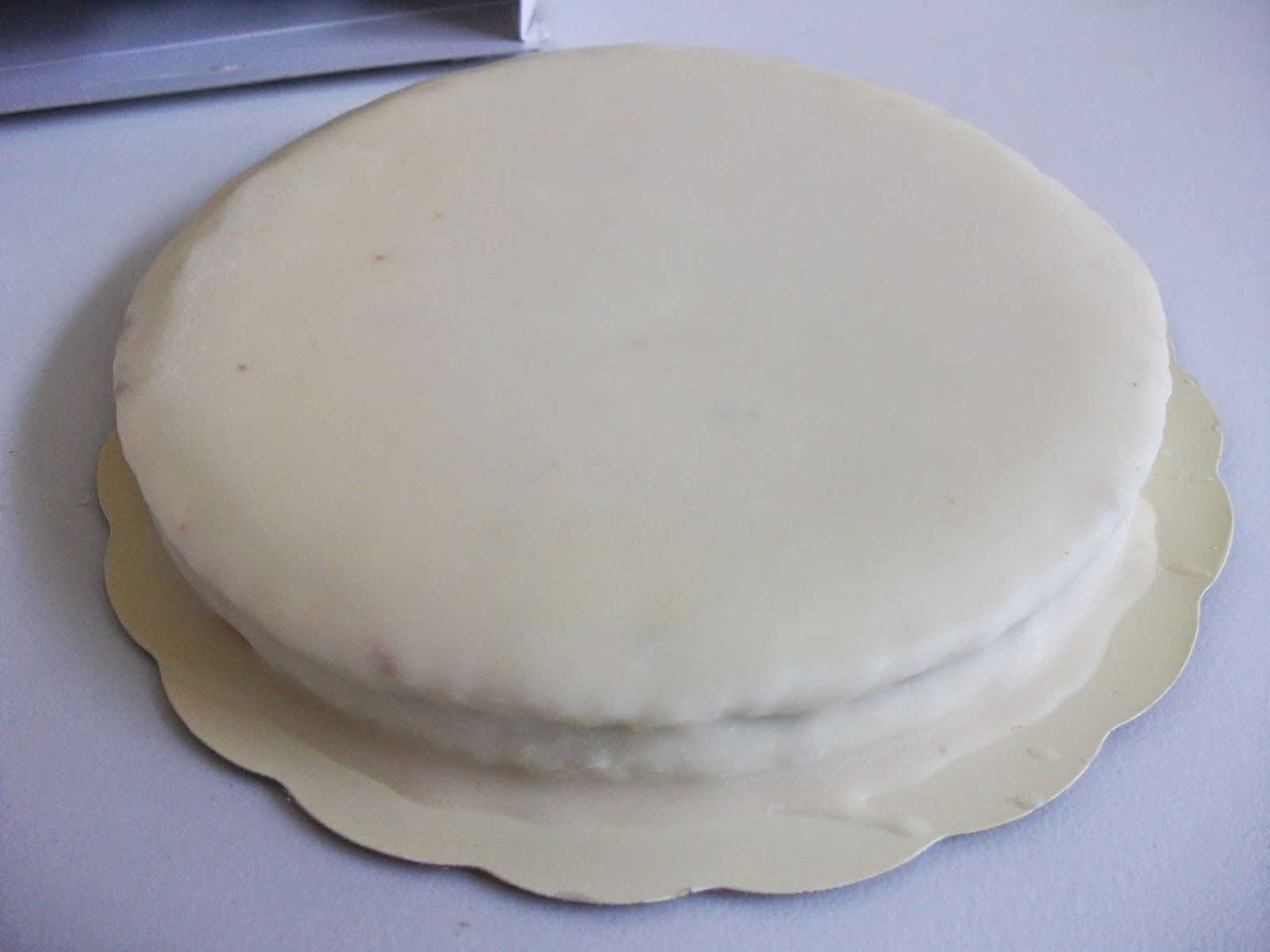 philadelphia almondy lemon cheesecake