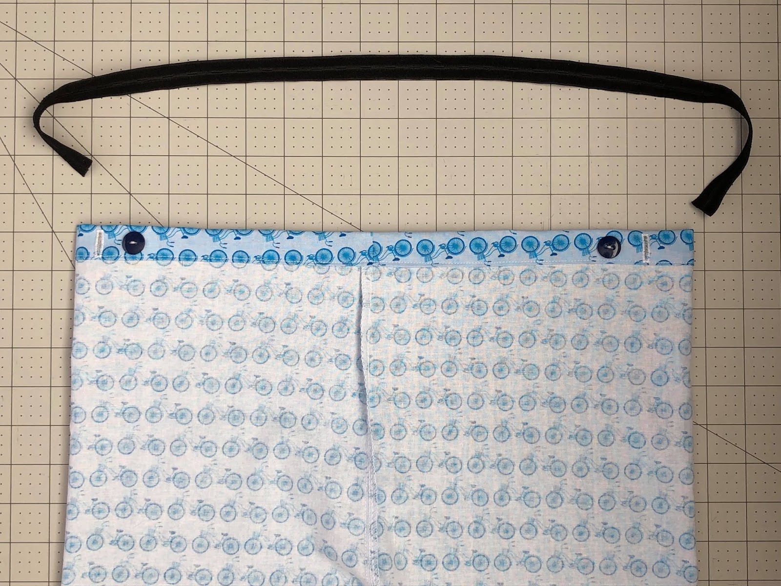 Create Kids Couture Make an Adjustable Waist Using Buttonhole Elastic