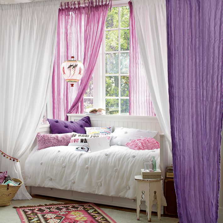 Comfortable Bedroom with Moroccan Decoration | BedMagz