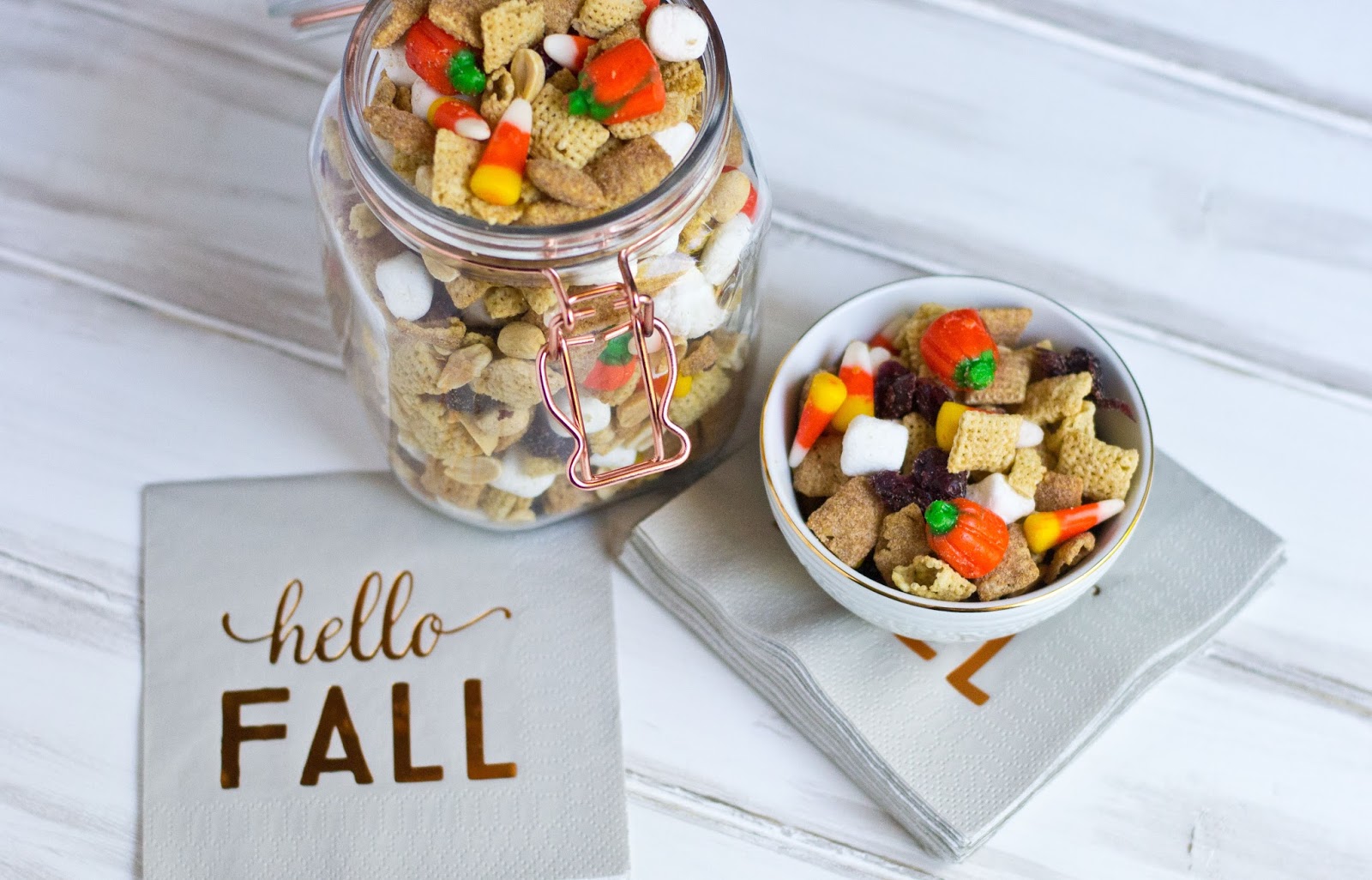 #dairyfree #glutenfree #allergyfriendly #trailmix #fall #halloween