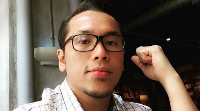 Lirik Lagu Sammy Simorangkir Tulang Rusuk - KWULAMUDA