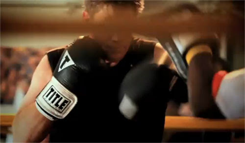 Video : 俺は四角いリングで殴りあい、血を流す男の中の男のタフなボクサー！！、だけど…、