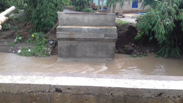 Hujan Dua Jam, Hanyutkan Jembatan Karanganyar