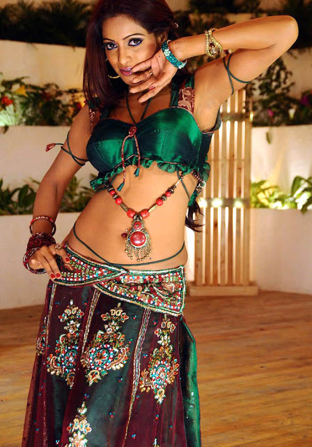Anchor Udaya Bhanu Sex - dbskfinaldream: TV Anchor Udaya Bhanu Turns Item Girl - Hot Photos
