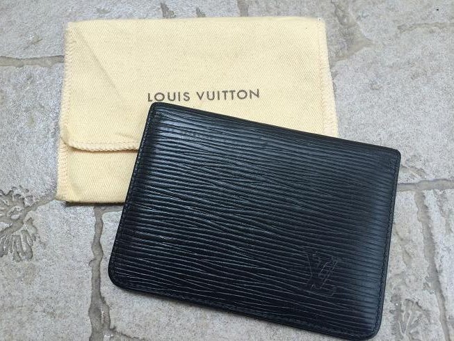 Truly Vintage: Authentic Louis Vuitton Black Epi Leather Card Holder