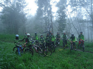 aksi downhill di Gowes Bareng #7 ke Gardu Pandang Klangon - Merapi