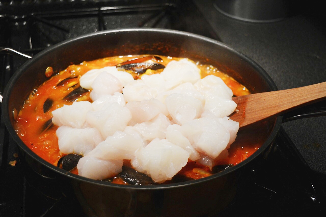 Seafood and saffron stew recipe, food bloggers, lifestyle bloggers, FashionFake