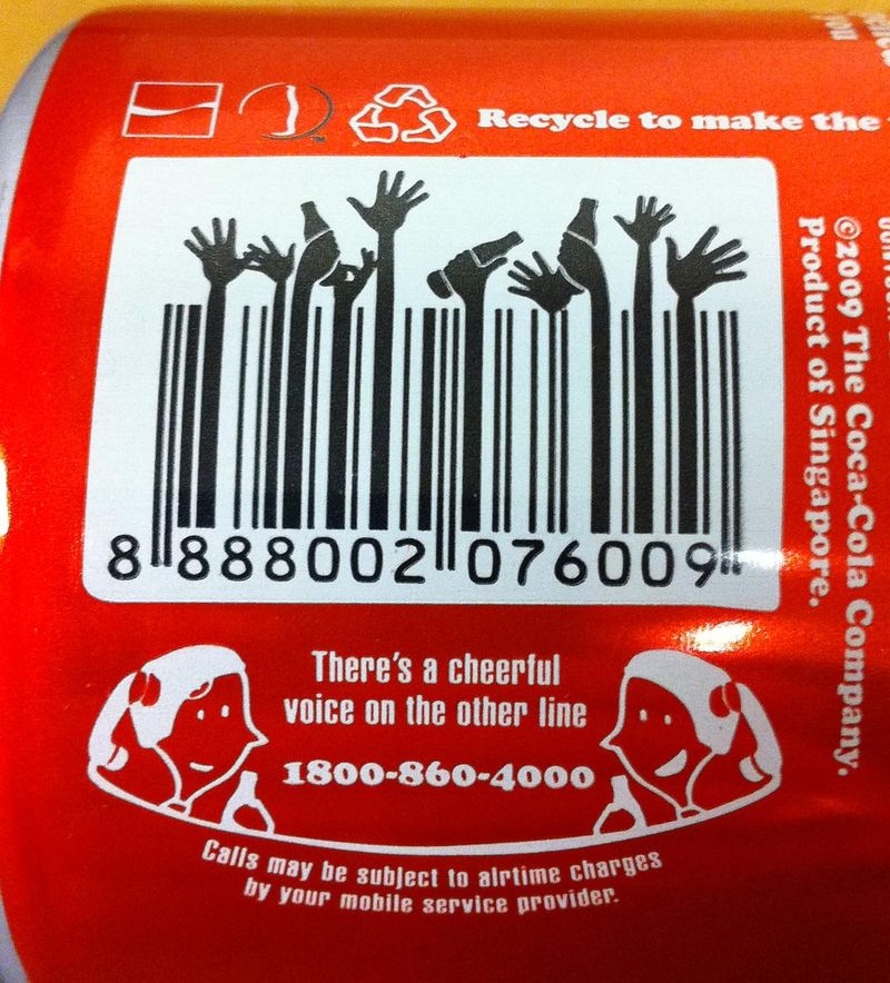 Штрих код на бутылке. Штрих коды Кока кола. Coca Cola Bar code. Штрих код Кока-кола 0.5. Barcode Coca Cola банка.