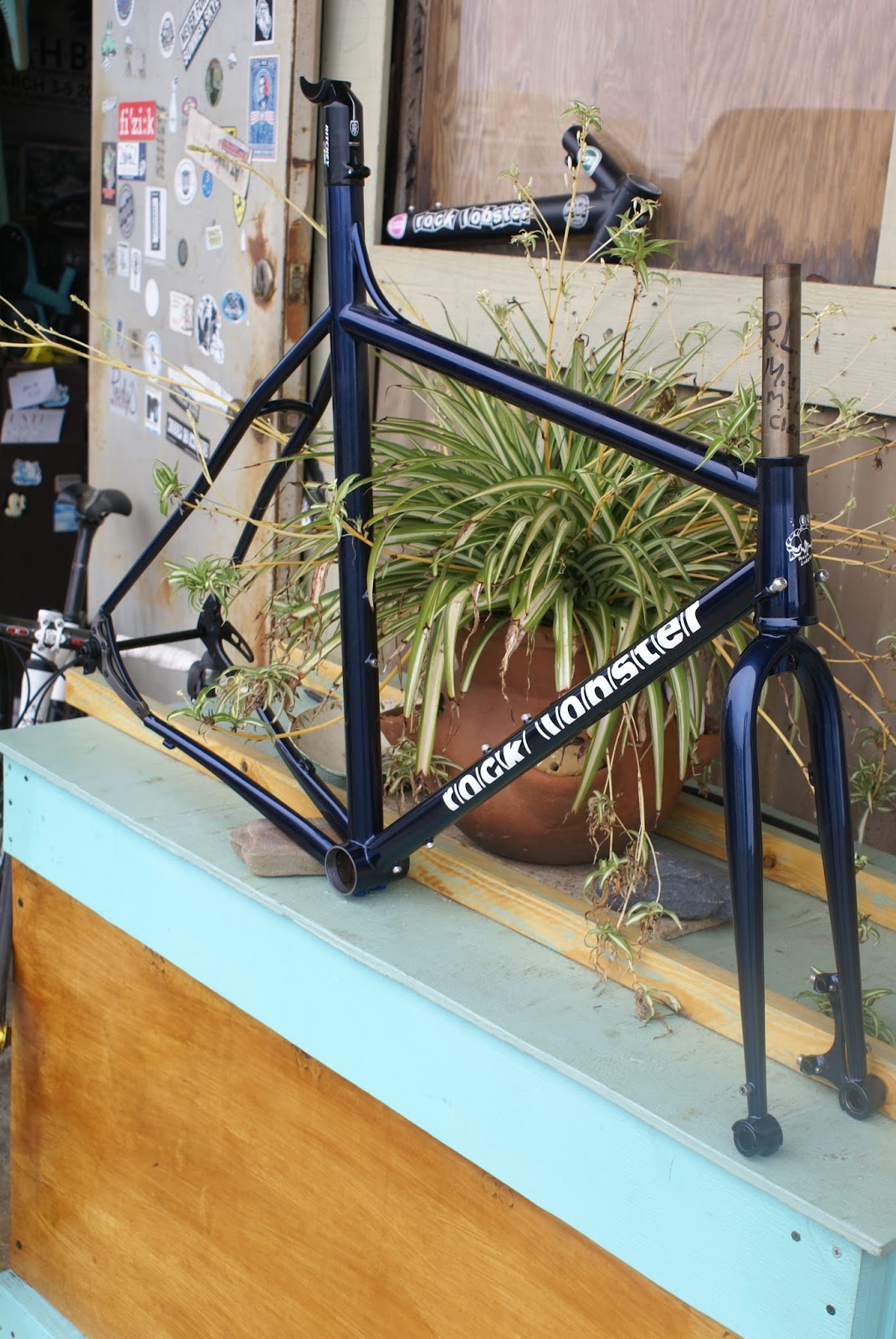 what's up in Santa Cruz Big tire disc road frame and fork for Waco, Tx.