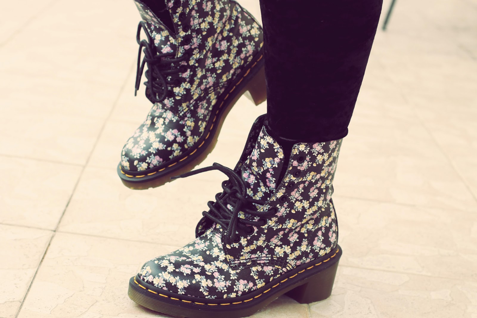 doc martens fleuries