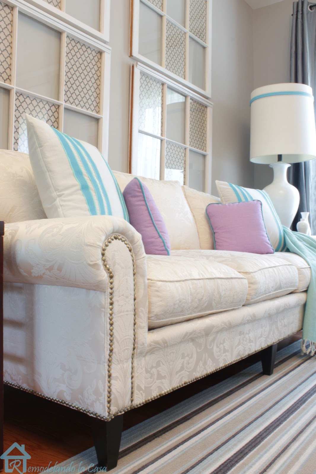 Easy Sofa Makeover Remodelando la Casa