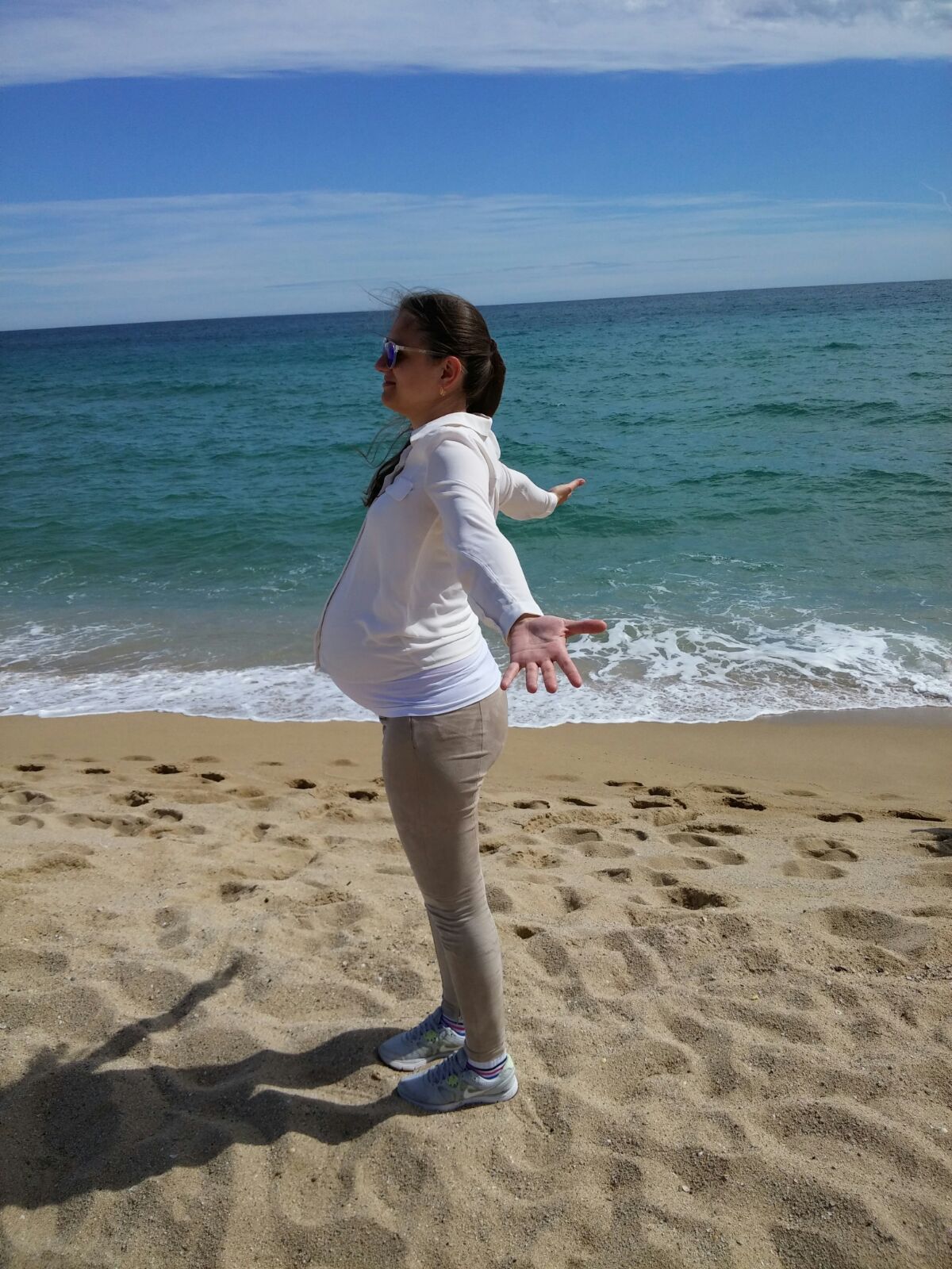 Happy Mama Secrets Swimming during pregnancy.