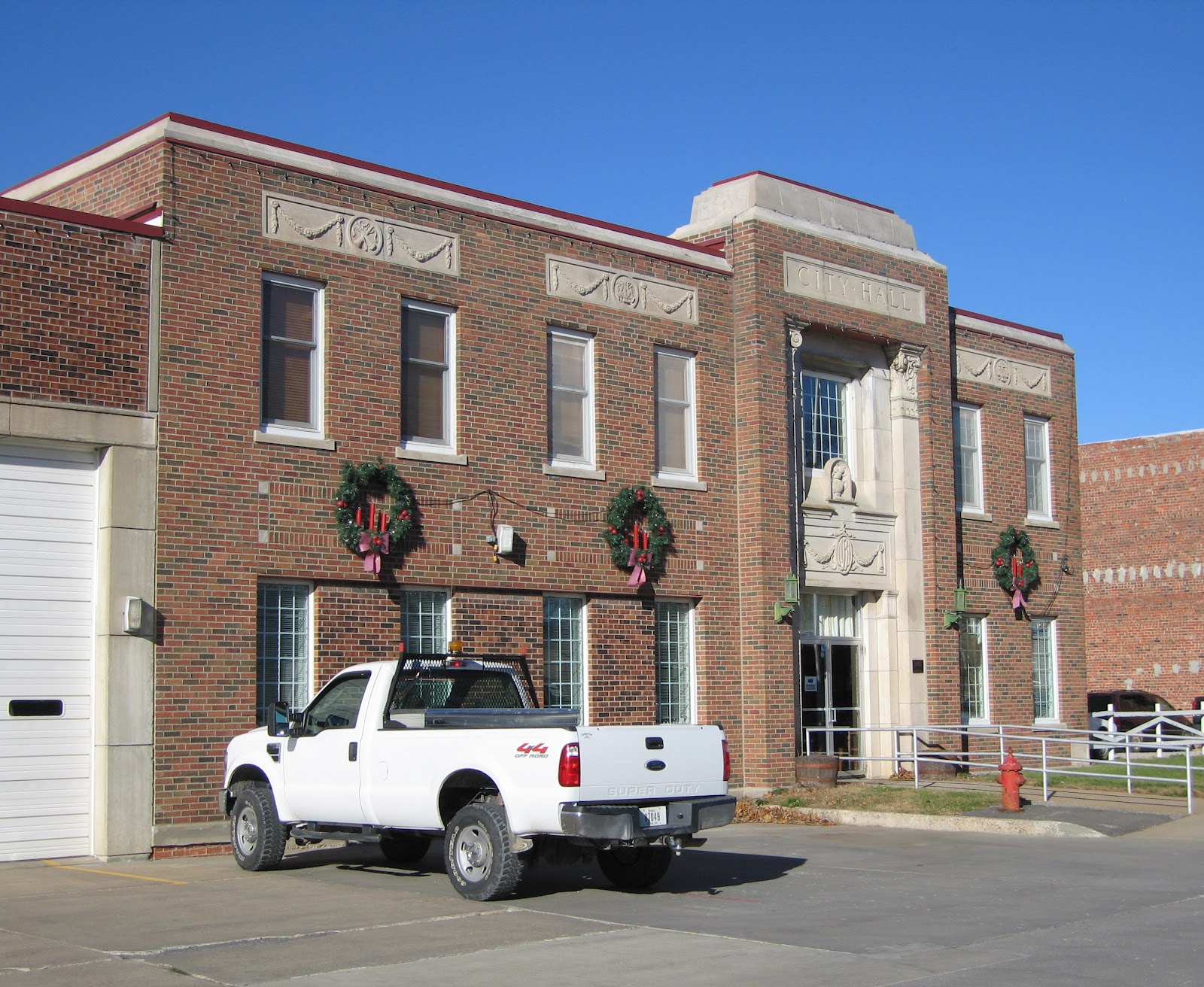 Chariton's Square Deal Chariton City Hall